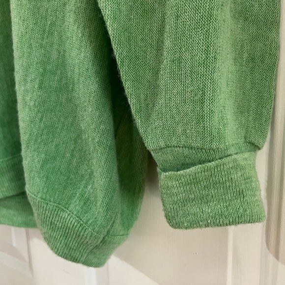 Vintage Izod V-Neck Sweater 70s Green Alligator Logo Preppy Old Money L - Picture 8 of 10